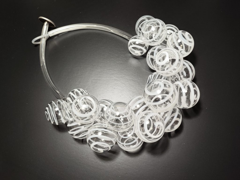 Collar Espiral Blanca